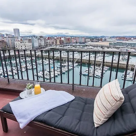 Atico Duplex Puerto Deportivo 아파트